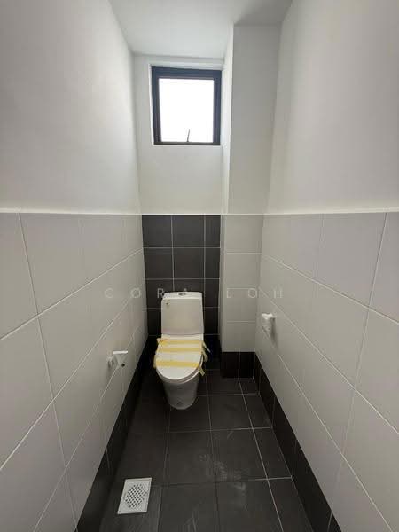 Shop / Office for Rent in Taman Kota Masai (Pasir Gudang) - Cora Loh - Bathroom - PropertyGuru.com.my