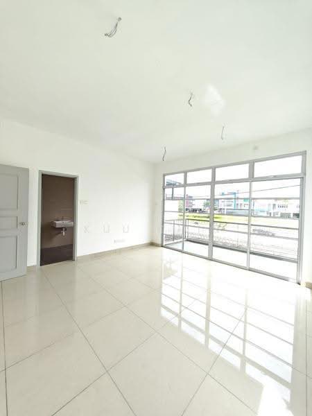 2-storey Terraced House for Sale in Bandar Indahpura (Kulai) - Kuu Chin - Living Room - PropertyGuru.com.my