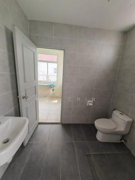 2-storey Terraced House for Sale in Bandar Indahpura (Kulai) - Kuu Chin - Bathroom - PropertyGuru.com.my