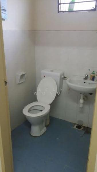 Rumah Teres 1-Tingkat untuk Dijual di Taman Puncak Jalil (Seri Kembangan) - Jacky Wong - Bathroom - PropertyGuru.com.my