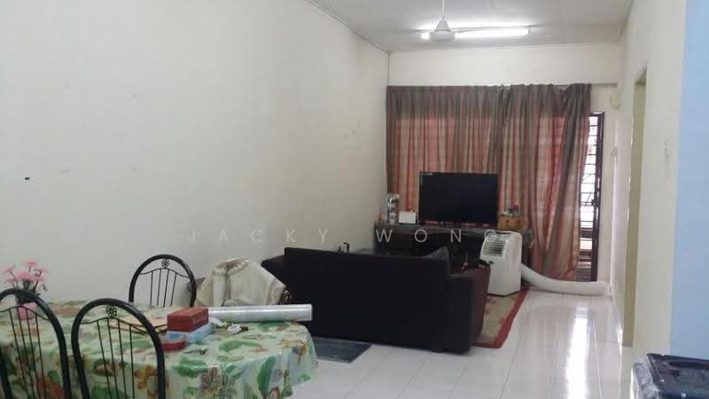 Rumah Teres 1-Tingkat untuk Dijual di Taman Puncak Jalil (Seri Kembangan) - Jacky Wong - Living Room - PropertyGuru.com.my