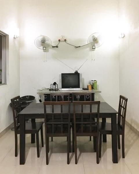 Rumah Teres 1-Tingkat untuk Dijual di Taman Puncak Jalil (Seri Kembangan) - Jacky Wong - Dining Room - PropertyGuru.com.my