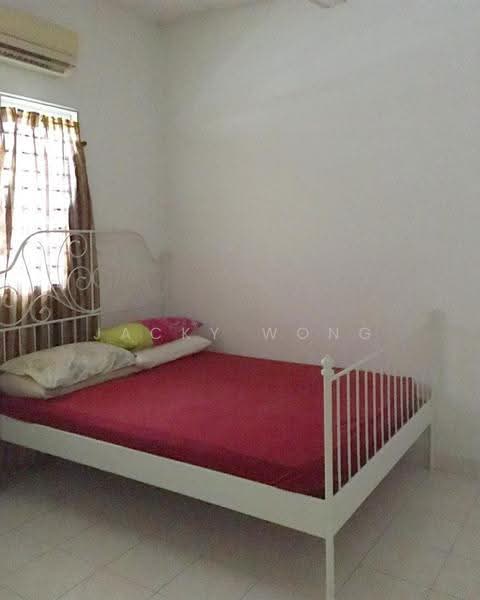 Rumah Teres 1-Tingkat untuk Dijual di Taman Puncak Jalil (Seri Kembangan) - Jacky Wong - Bedroom - PropertyGuru.com.my