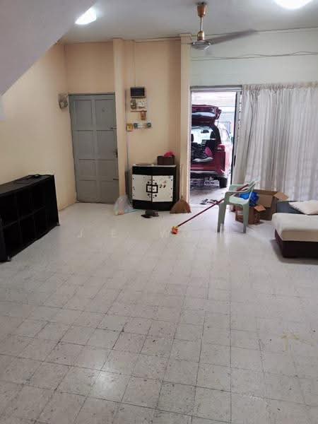 Rumah Teres 2-Tingkat untuk Disewa di Taman Sri Rampai (Wangsa Maju) - J.E. Wong - Living Room - PropertyGuru.com.my