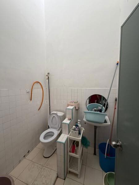 1-storey Terraced House for Sale in Taman Kempas Indah (Tebrau) - Gloson Ten - Bathroom - PropertyGuru.com.my