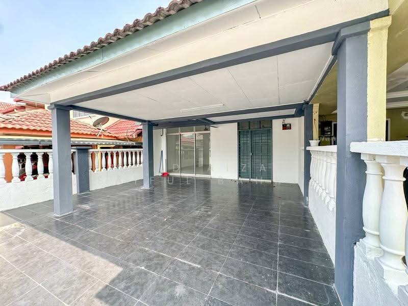 2-storey Terraced House for Sale in Bandar Baru Salak Tinggi (Sepang) - Mohd Aizat Saiful Bahri - Exterior - PropertyGuru.com.my
