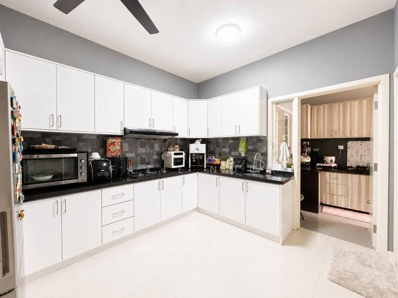 Cluster House for Sale in Sunway Alam Suria (Shah Alam) - Fazie Noor - Kitchen - PropertyGuru.com.my