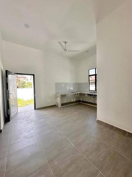 Bungalow House for Sale in Kemasik (Terengganu) - Muhammad Najmi - Kitchen - PropertyGuru.com.my