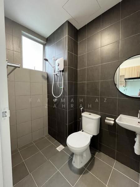 Kondominium untuk Disewa di Kampar Lake Campus - Fatimah Az Zahrah - Bathroom - PropertyGuru.com.my