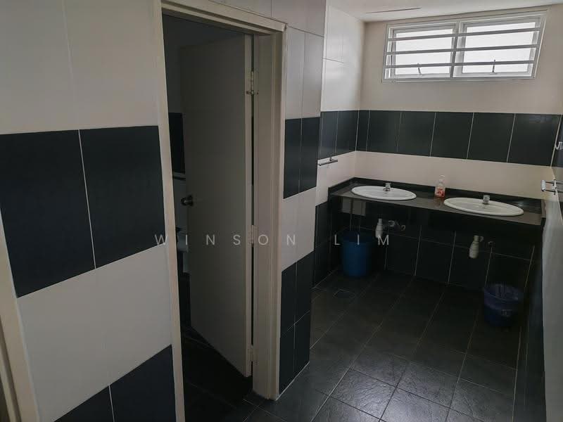 Kedai / Pejabat untuk Disewa di KL City Centre (Kuala Lumpur) - Winson Lim - Bathroom - PropertyGuru.com.my