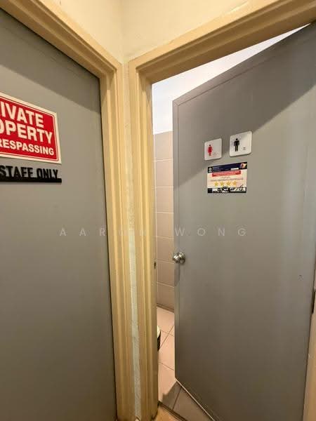 Kedai untuk Dijual di Bandar Puteri Puchong (Puchong) - Aaron Wong - Bathroom - PropertyGuru.com.my