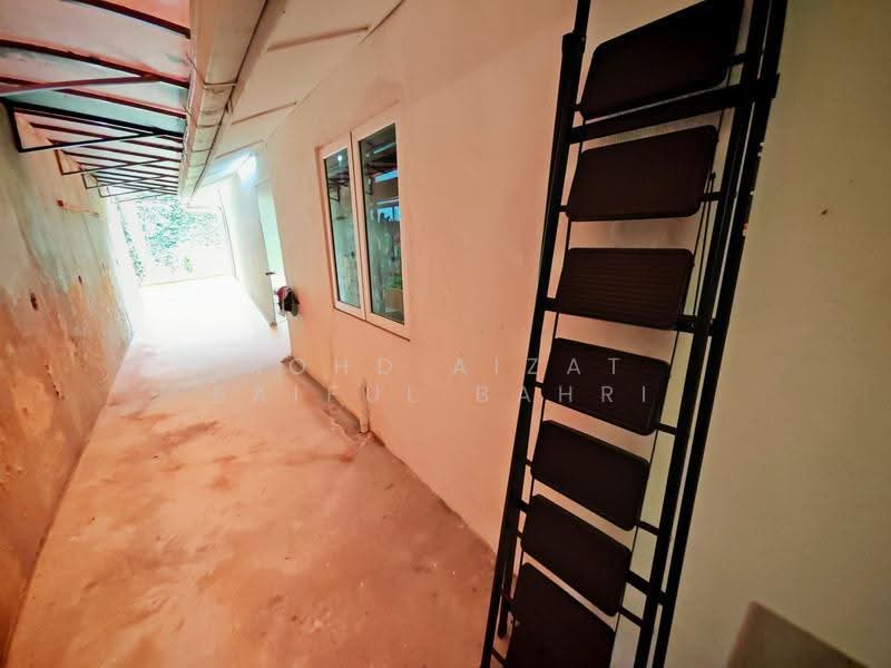 Semi-Detached House for Sale in Bandar Baru Salak Tinggi (Sepang) - Mohd Aizat Saiful Bahri - Corridor - PropertyGuru.com.my