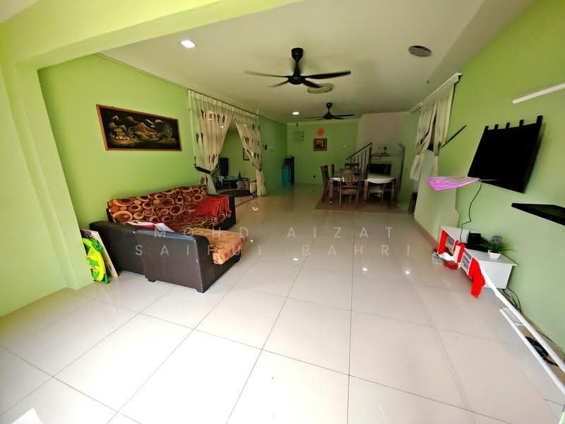 Semi-Detached House for Sale in Bandar Baru Salak Tinggi (Sepang) - Mohd Aizat Saiful Bahri - Living Room - PropertyGuru.com.my