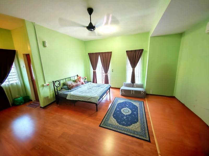 Semi-Detached House for Sale in Bandar Baru Salak Tinggi (Sepang) - Mohd Aizat Saiful Bahri - Bedroom - PropertyGuru.com.my