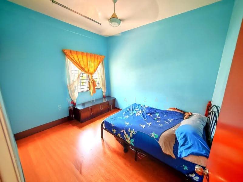 Semi-Detached House for Sale in Bandar Baru Salak Tinggi (Sepang) - Mohd Aizat Saiful Bahri - Bedroom - PropertyGuru.com.my