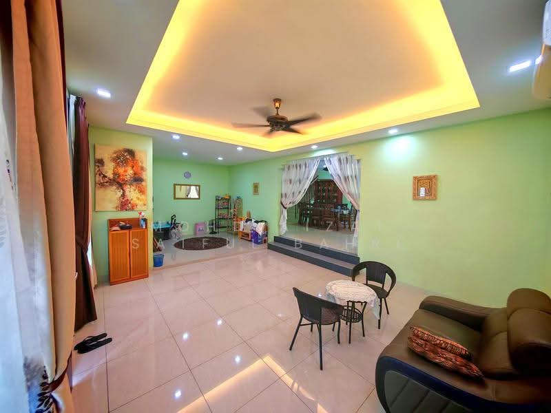 Semi-Detached House for Sale in Bandar Baru Salak Tinggi (Sepang) - Mohd Aizat Saiful Bahri - Living Room - PropertyGuru.com.my
