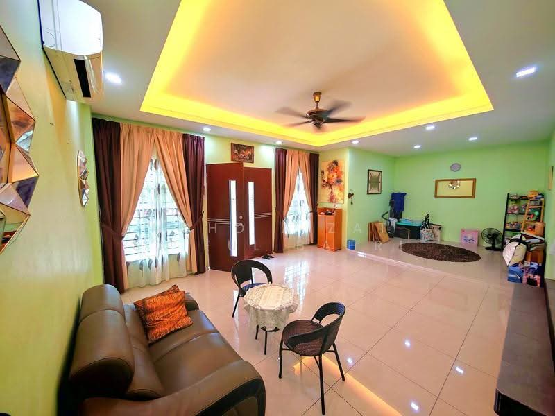 Semi-Detached House for Sale in Bandar Baru Salak Tinggi (Sepang) - Mohd Aizat Saiful Bahri - Living Room - PropertyGuru.com.my