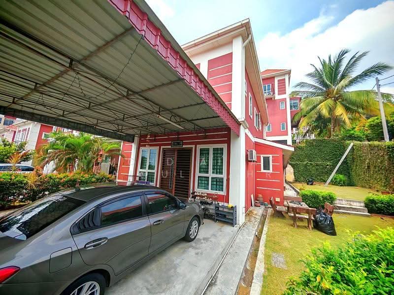 Semi-Detached House for Sale in Bandar Baru Salak Tinggi (Sepang) - Mohd Aizat Saiful Bahri - Exterior - PropertyGuru.com.my