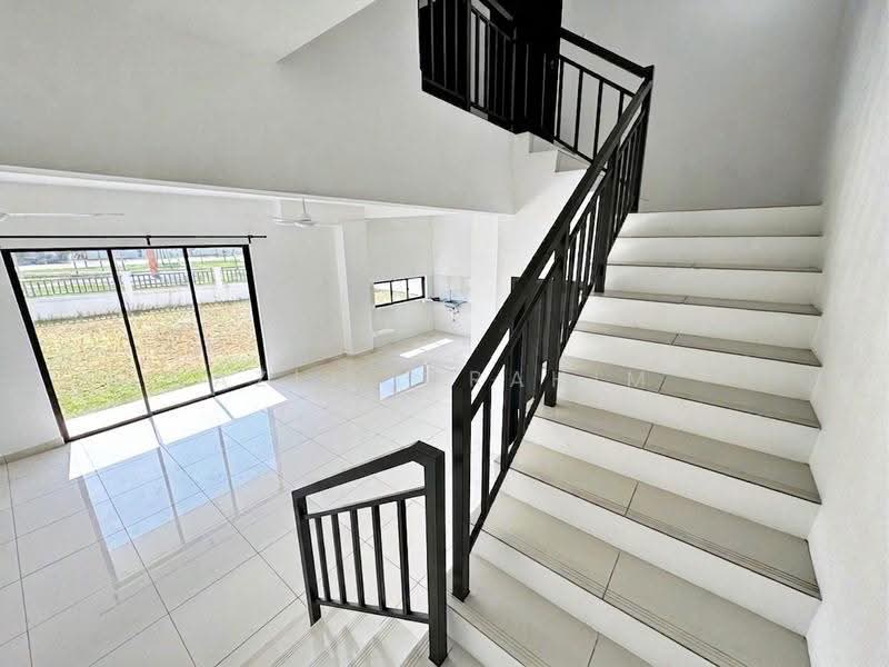 Rumah Teres 2-Tingkat untuk Dijual di Alam Sari (Bangi) - Azli Ibrahim - Living Room - PropertyGuru.com.my