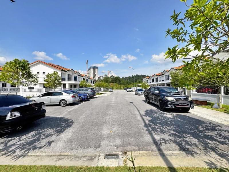 Rumah Teres 2-Tingkat untuk Dijual di Alam Sari (Bangi) - Azli Ibrahim - Exterior - PropertyGuru.com.my