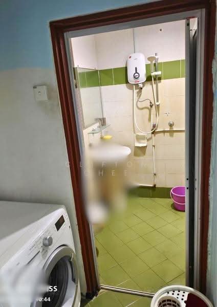 Condominium for Rent at Marina Tower (Ratu Mutiara) - Clifton Chee - Bathroom - PropertyGuru.com.my
