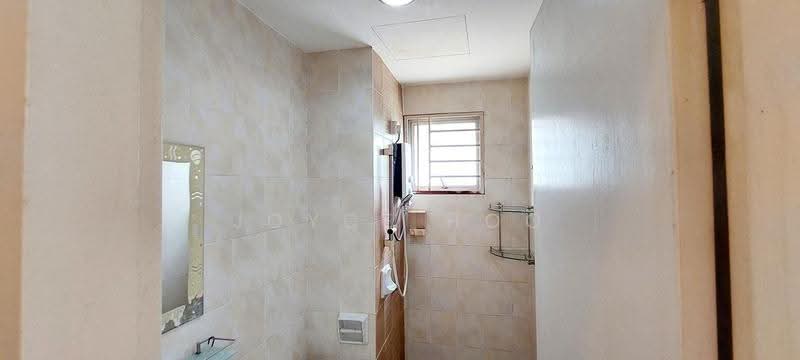 Pangsapuri untuk Dijual di Puteri Bayu Apartment - Joyce Hoo - Bathroom - PropertyGuru.com.my