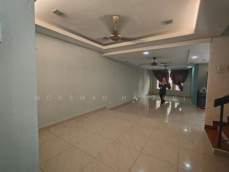2-storey Terraced House for Sale in Taman Alam Megah (Shah Alam) - Mohamad Haizrul - Living Room - PropertyGuru.com.my