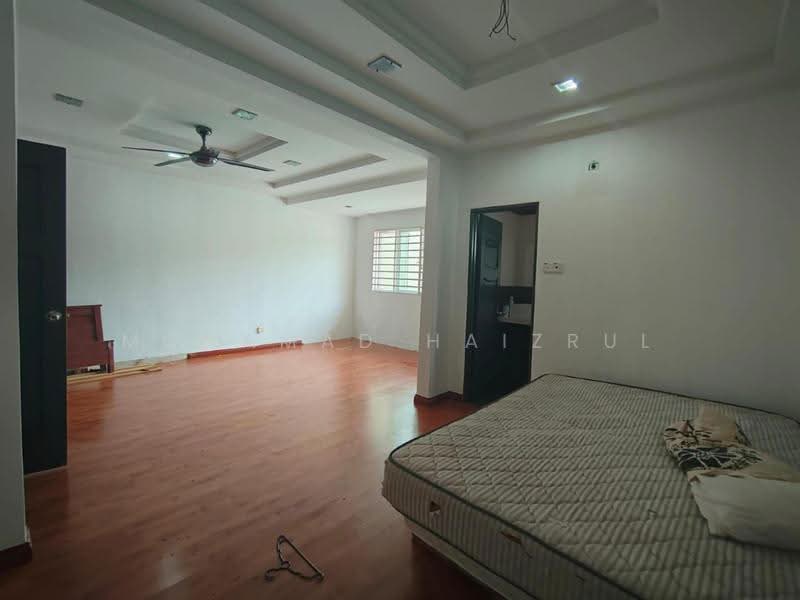 2-storey Terraced House for Sale in Taman Alam Megah (Shah Alam) - Mohamad Haizrul - Bedroom - PropertyGuru.com.my