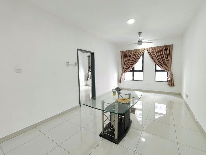 Kediaman Servis untuk Disewa di TRIO By Setia - John Tee - Living Room - PropertyGuru.com.my