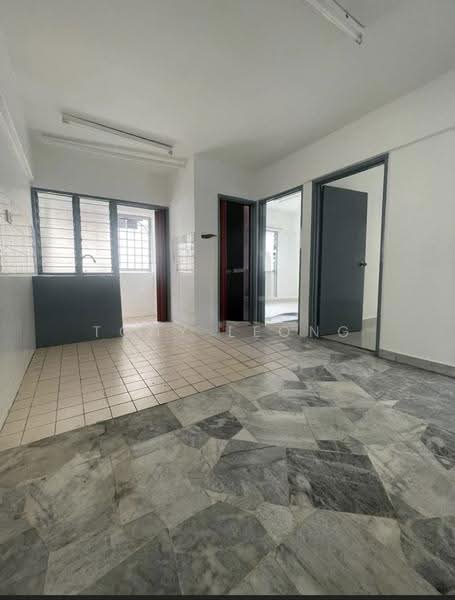 Apartment for Sale at Makmur Apartment - Tony Leong - Kitchen - PropertyGuru.com.my