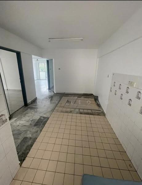 Apartment for Sale at Makmur Apartment - Tony Leong - Kitchen - PropertyGuru.com.my