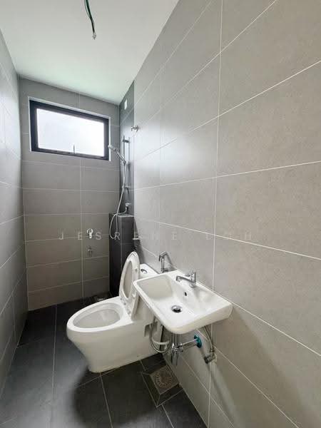 Rumah Berkembar untuk Dijual di Johor Bahru (Johor) - Jesrene Loh - Bathroom - PropertyGuru.com.my