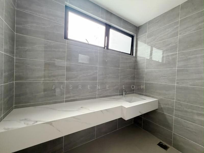Rumah Berkembar untuk Dijual di Johor Bahru (Johor) - Jesrene Loh - Bathroom - PropertyGuru.com.my