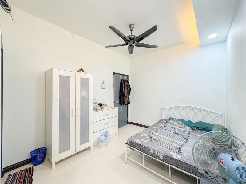 2-storey Terraced House for Sale in Seksyen 33 (Shah Alam) - Mohammad Din Majid - Bedroom - PropertyGuru.com.my