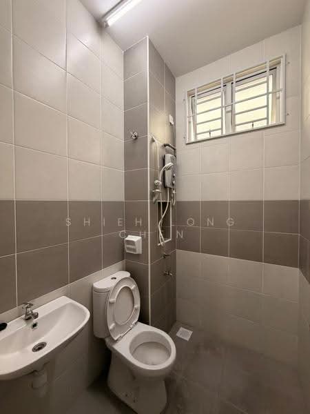 Rumah Teres 1-Tingkat untuk Disewa di Bandar Putra Kulai (Kulai) - Shieh Long Chen - Bathroom - PropertyGuru.com.my