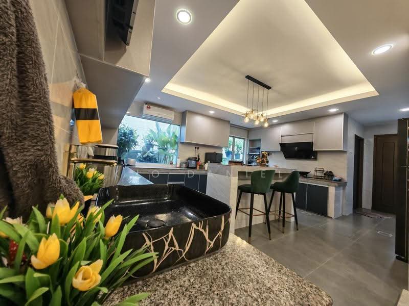 Semi-Detached House for Sale in Kota Kemuning (Shah Alam) - Kho Daniel - Kitchen - PropertyGuru.com.my