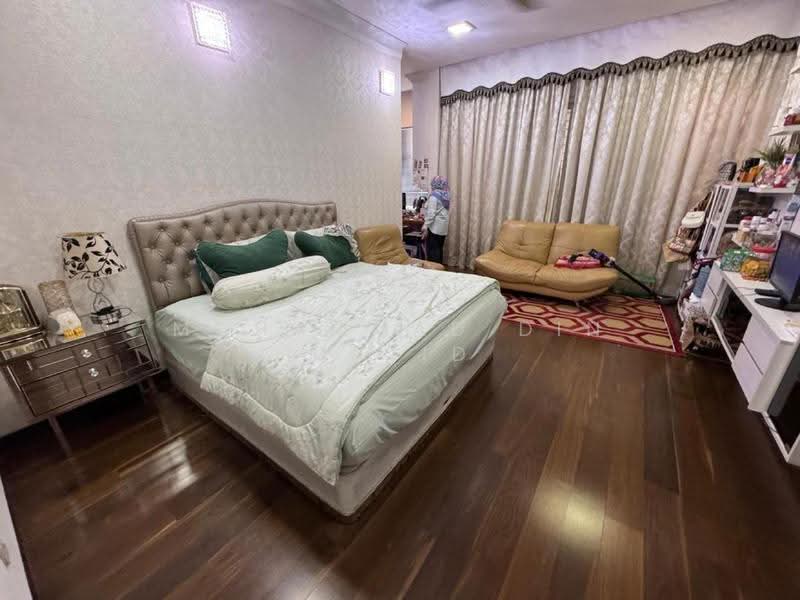 Bungalow House for Sale in Denai Alam (Shah Alam) - Mohammad Din Majid - Bedroom - PropertyGuru.com.my
