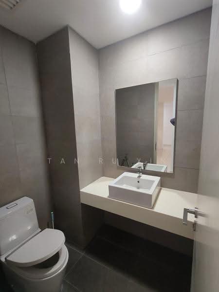 Kondominium untuk Dijual di Vivo Residential Suites - Tan Ru Xin - Bathroom - PropertyGuru.com.my