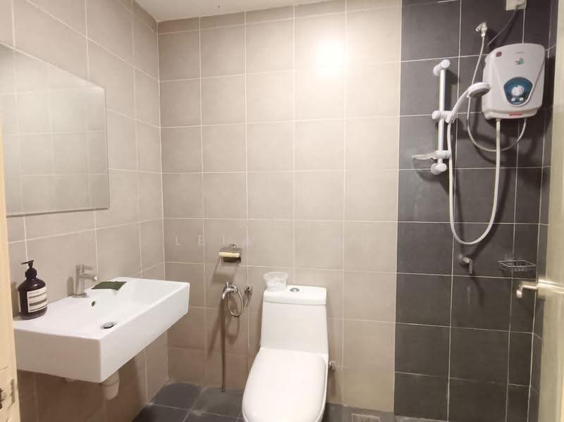 Kondominium untuk Disewa di Koi Prima Condominium - Leia Lian - Bathroom - PropertyGuru.com.my