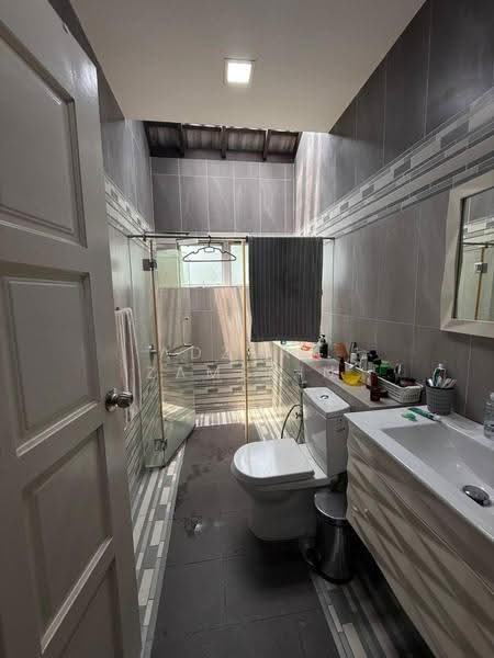 Bungalow House for Sale in Kota Damansara (Selangor) - Adzura Zamedin - Bathroom - PropertyGuru.com.my
