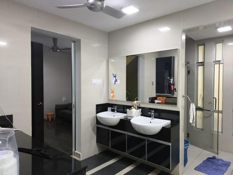 Semi-Detached House for Sale in Bukit Rahman Putra (Sungai Buloh) - Peggy Yong - Bathroom - PropertyGuru.com.my