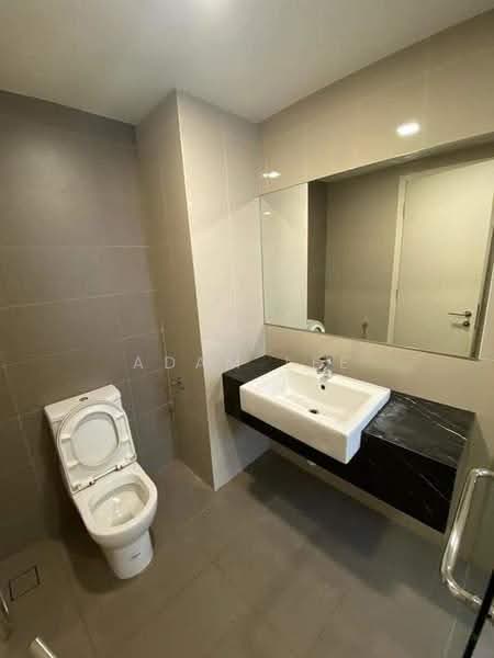 Service Residence for Sale at G Residence - Adam Lee - Bathroom - PropertyGuru.com.my