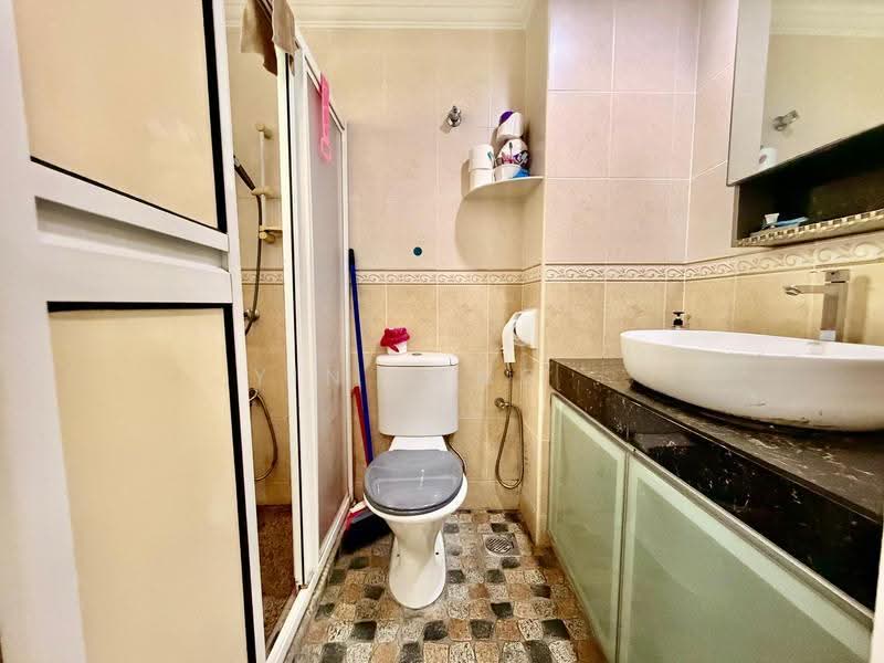 Kondominium untuk Dijual di Kiara Park - Yin Peng . - Bathroom - PropertyGuru.com.my