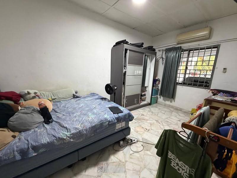1-storey Terraced House for Sale in Johor Bahru (Johor) - Kym Kee - Bedroom - PropertyGuru.com.my