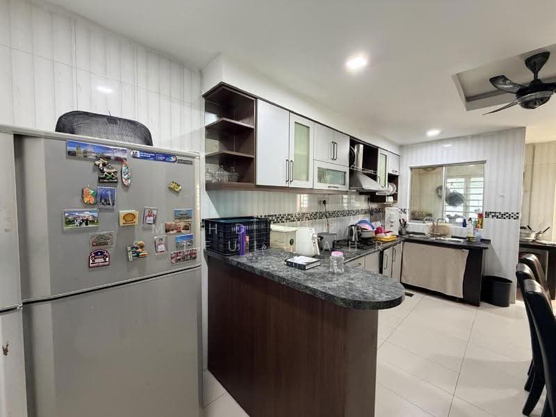 2-storey Terraced House for Sale in Bandar Bukit Puchong 2 (Puchong) - Mohd Aizat Saiful Bahri - Kitchen - PropertyGuru.com.my