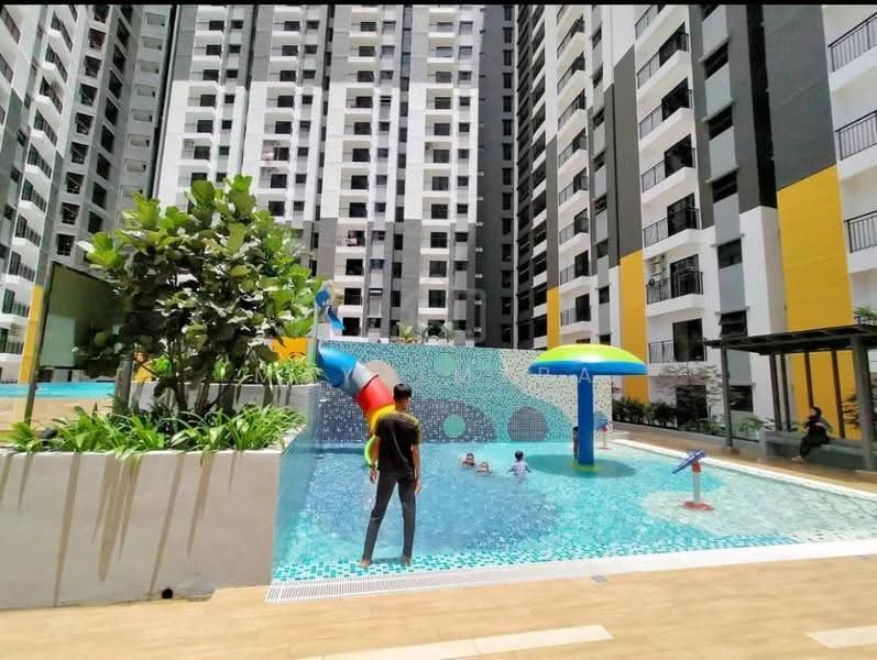 Kediaman Servis untuk Disewa di Residensi Emas - Maya Myra - Pool - PropertyGuru.com.my