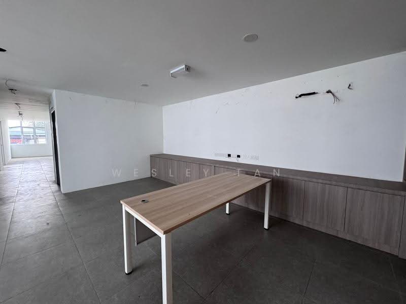 Shop / Office for Rent in Taman Bukit Rambai Putra (Bukit Rambai) - Wesley Tan - Interior - PropertyGuru.com.my