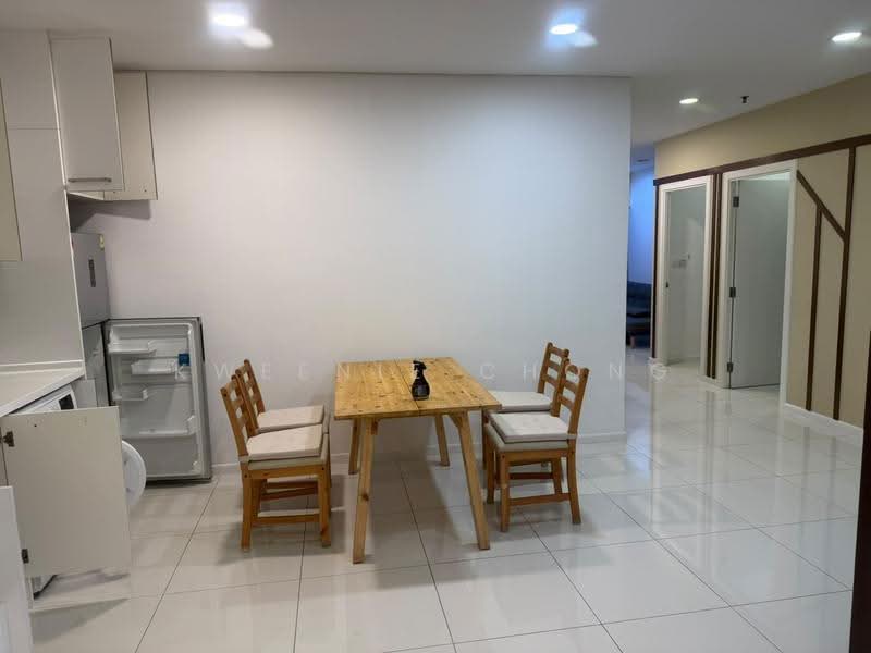 Kediaman Servis untuk Dijual di Mercu Summer Suites - Kweenie Chong - Dining Room - PropertyGuru.com.my