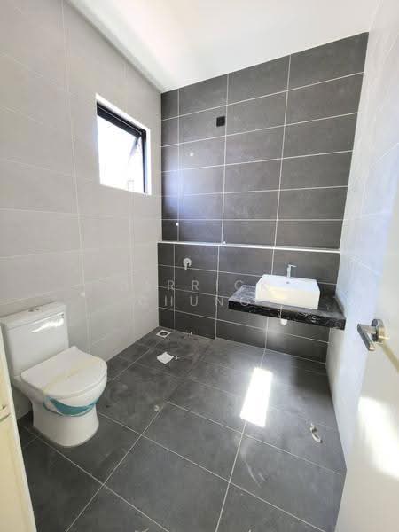 Semi-Detached House for Sale in Ipoh (Perak) - Derrick Chung - Bathroom - PropertyGuru.com.my
