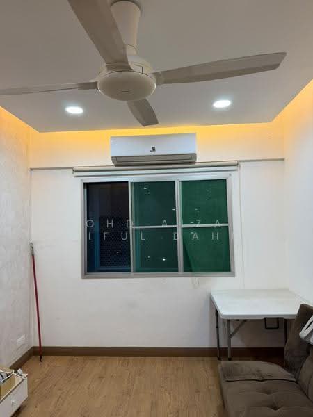 Pangsapuri untuk Disewa di Pangsapuri Cemara - Mohd Aizat Saiful Bahri - Living Room - PropertyGuru.com.my